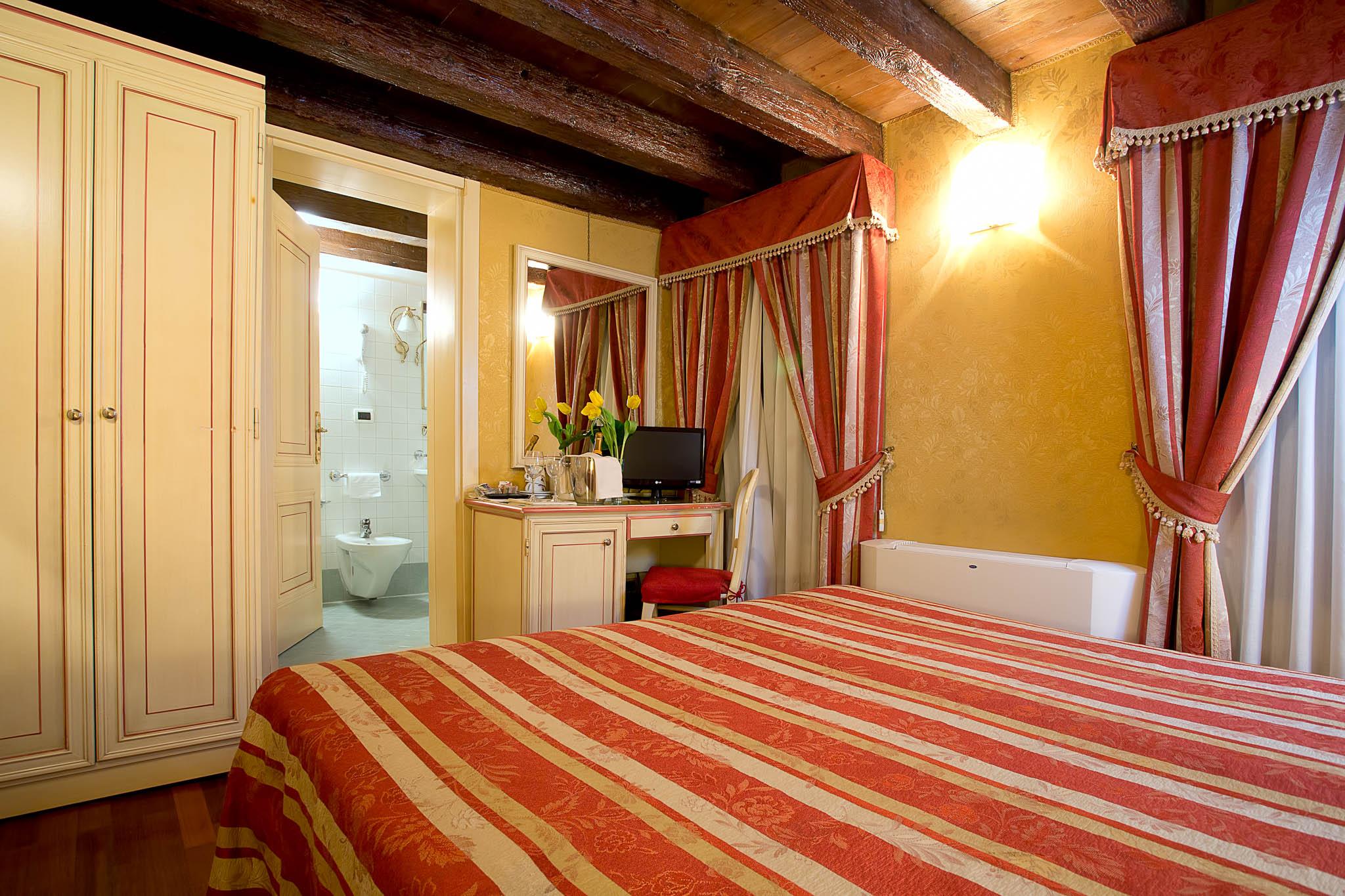 Ca' San Polo Hotel Venice Luaran gambar