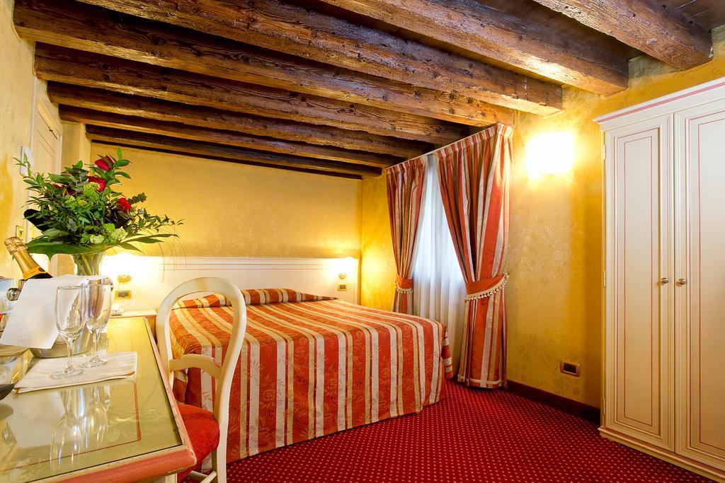 Ca' San Polo Hotel Venice Luaran gambar